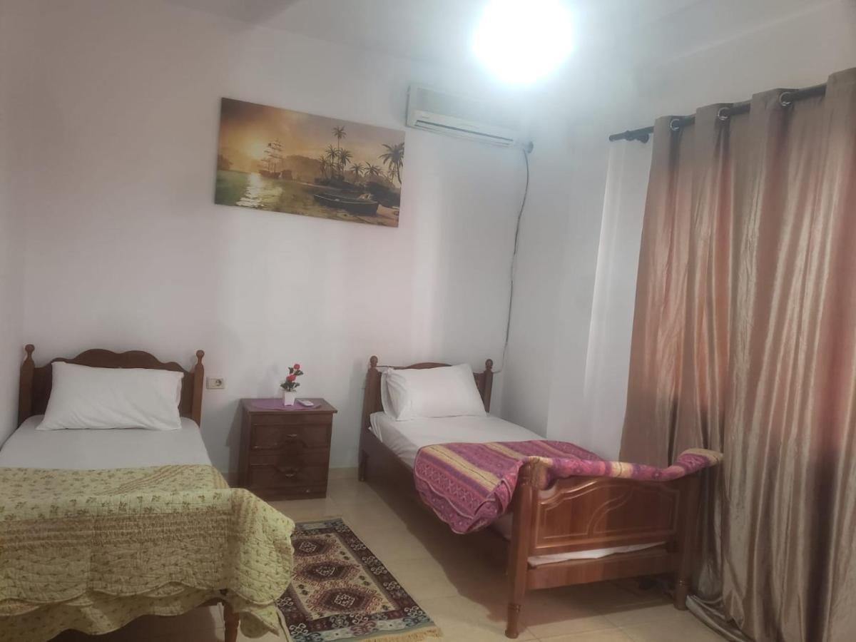 Hostel Split Rock Tirana Zewnętrze zdjęcie