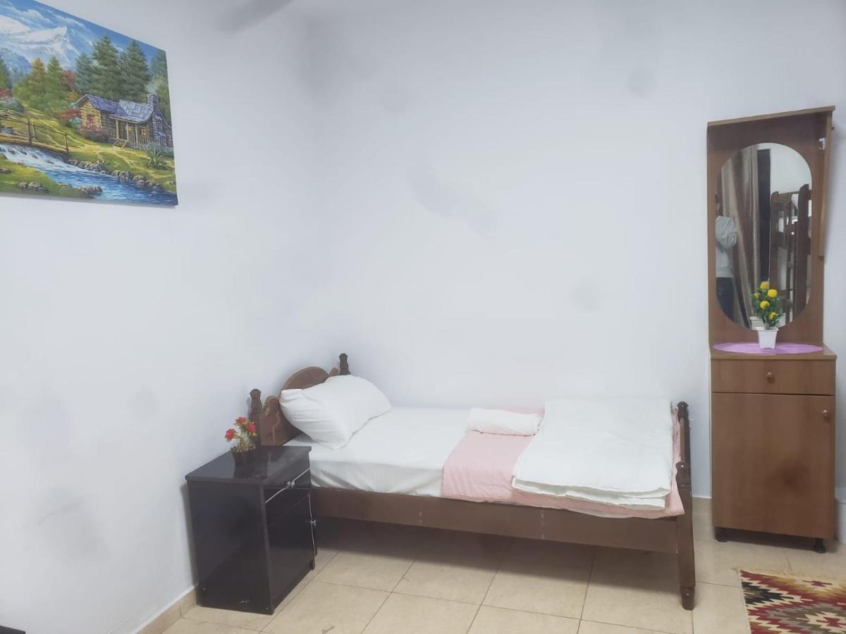 Hostel Split Rock Tirana Zewnętrze zdjęcie