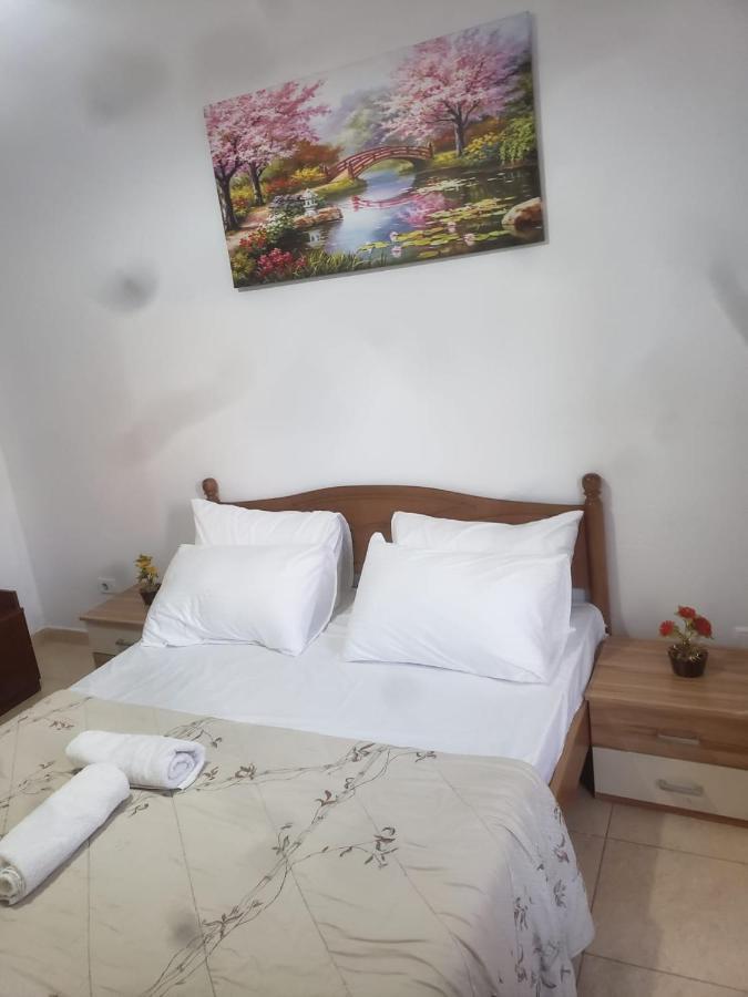 Hostel Split Rock Tirana Zewnętrze zdjęcie