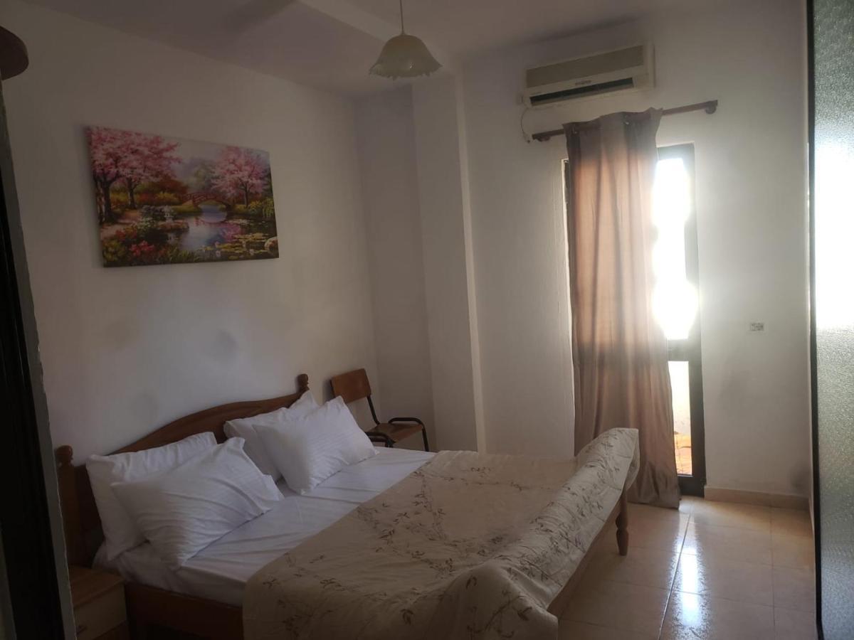 Hostel Split Rock Tirana Zewnętrze zdjęcie