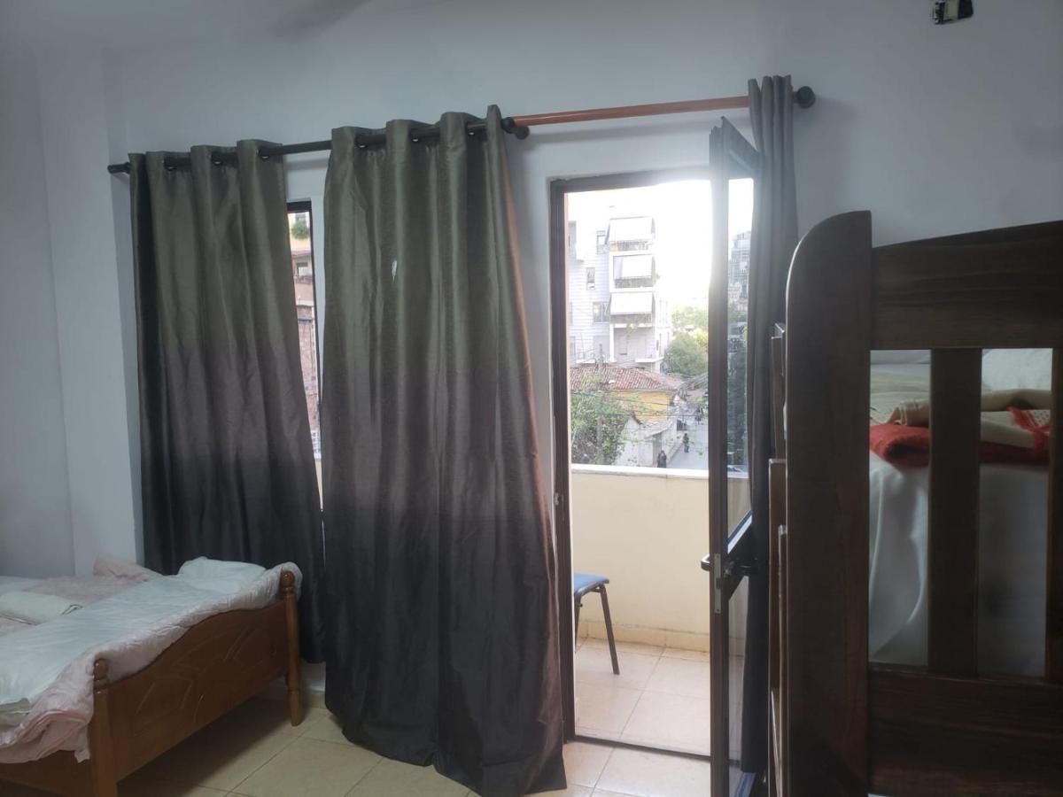 Hostel Split Rock Tirana Zewnętrze zdjęcie