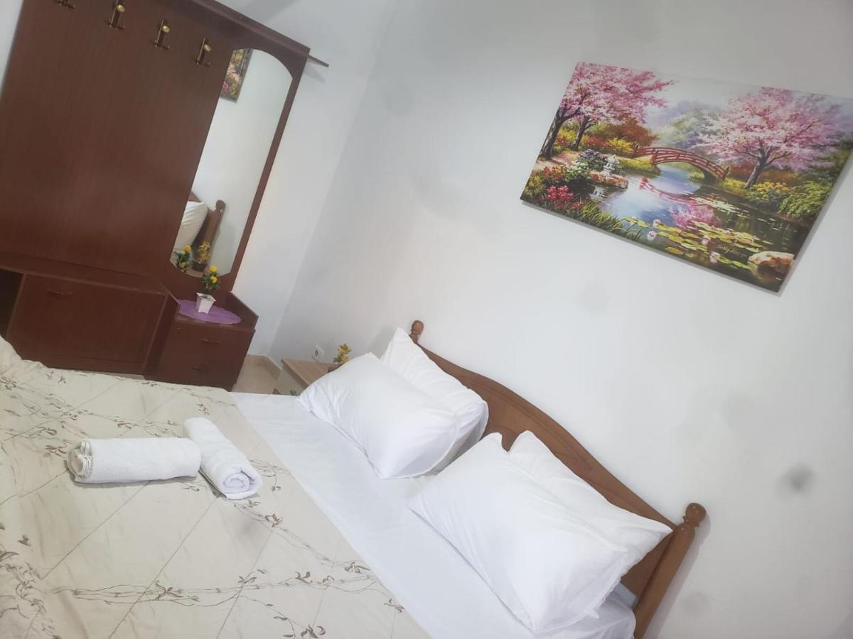 Hostel Split Rock Tirana Zewnętrze zdjęcie