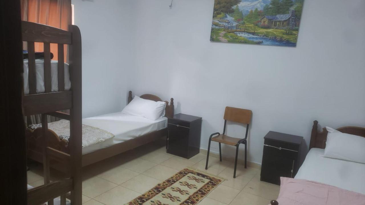 Hostel Split Rock Tirana Zewnętrze zdjęcie