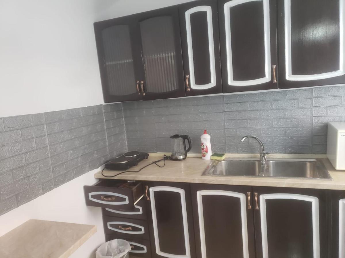 Hostel Split Rock Tirana Zewnętrze zdjęcie